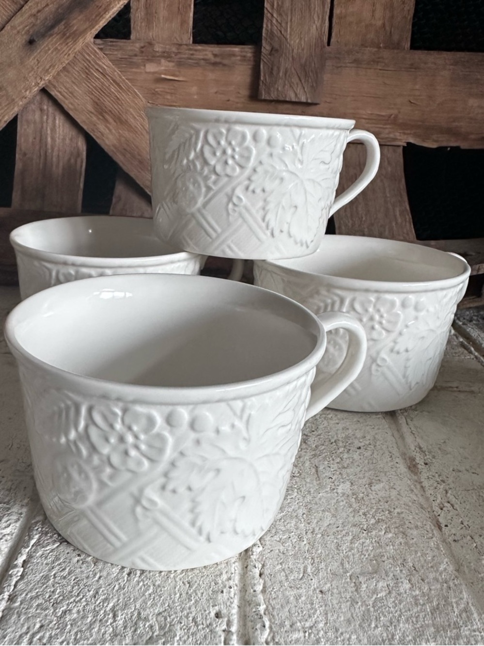 Mikasa English Countryside White Coffee/Tea Mugs Set of 4 DP900